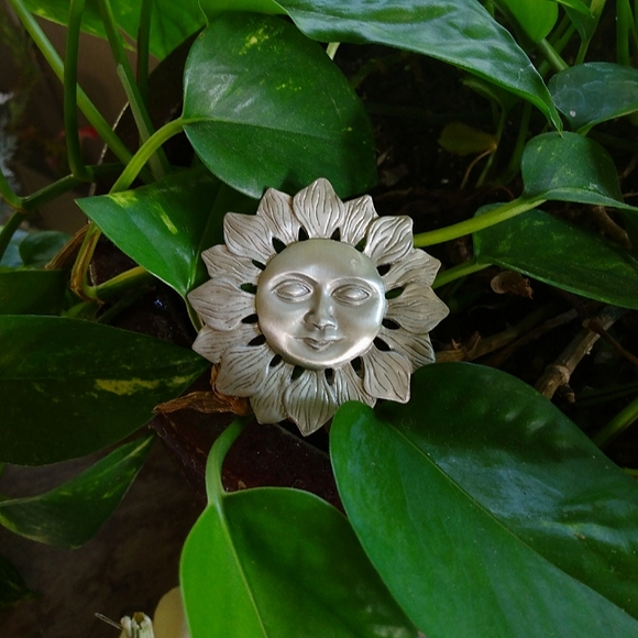 Metal Sun Face Magnet 🌞 - Picture 1 of 5